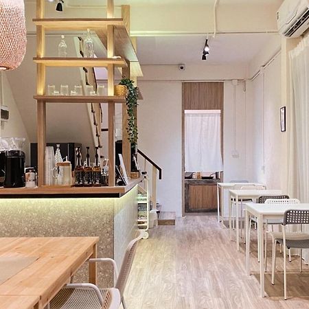 Ben&Pooh Hostel Банкок Екстериор снимка