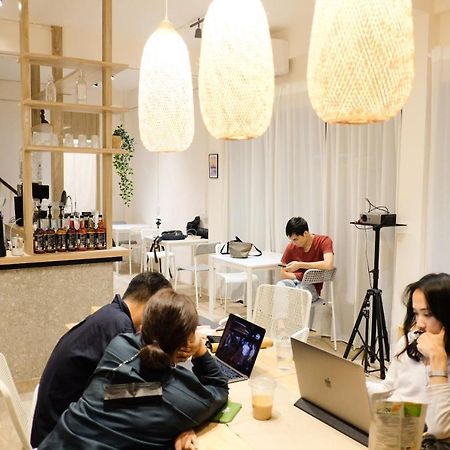 Ben&Pooh Hostel Банкок Екстериор снимка