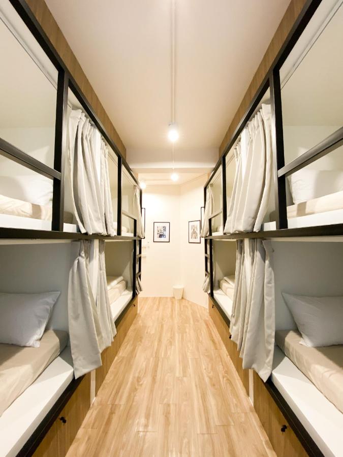 Ben&Pooh Hostel Банкок Екстериор снимка