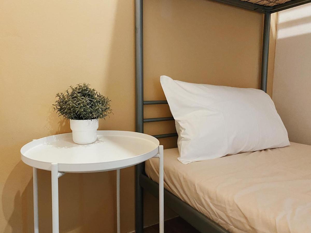 Ben&Pooh Hostel Банкок Екстериор снимка