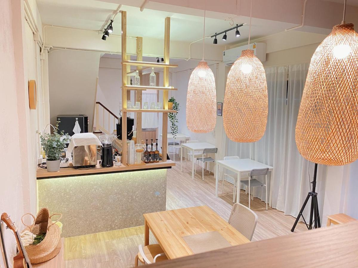 Ben&Pooh Hostel Банкок Екстериор снимка