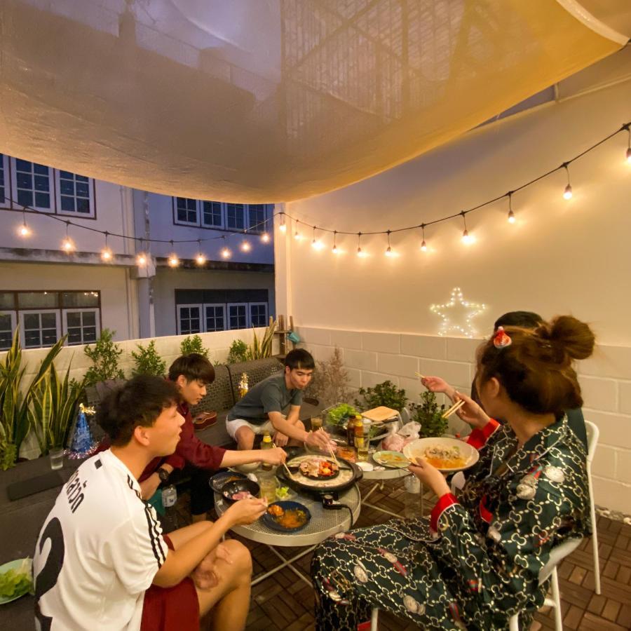 Ben&Pooh Hostel Банкок Екстериор снимка