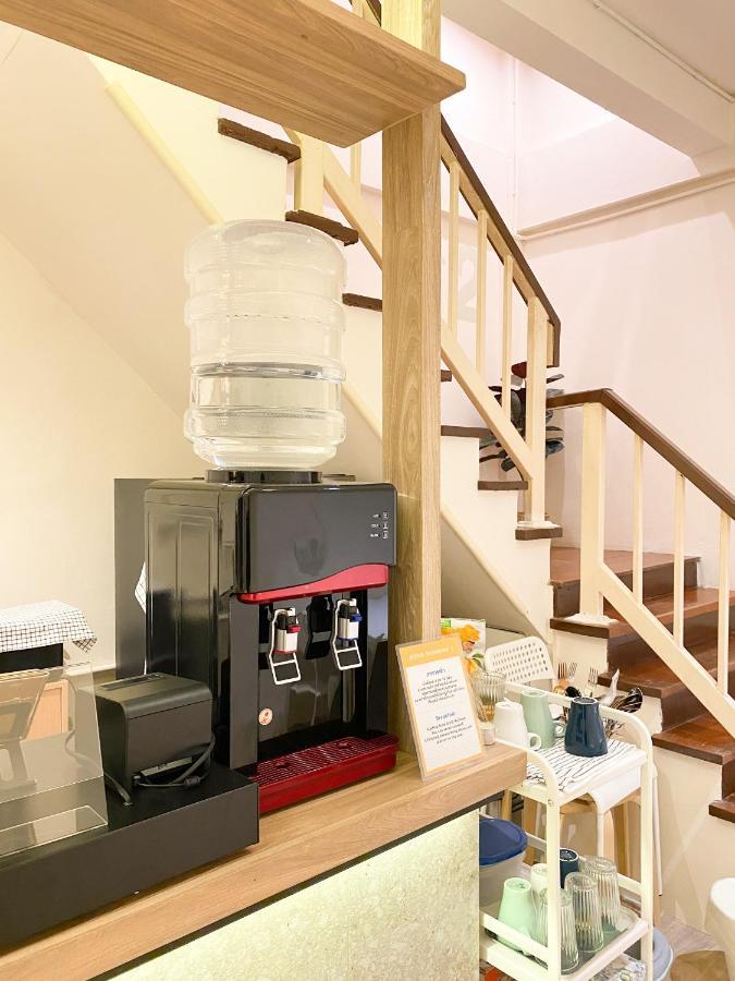 Ben&Pooh Hostel Банкок Екстериор снимка