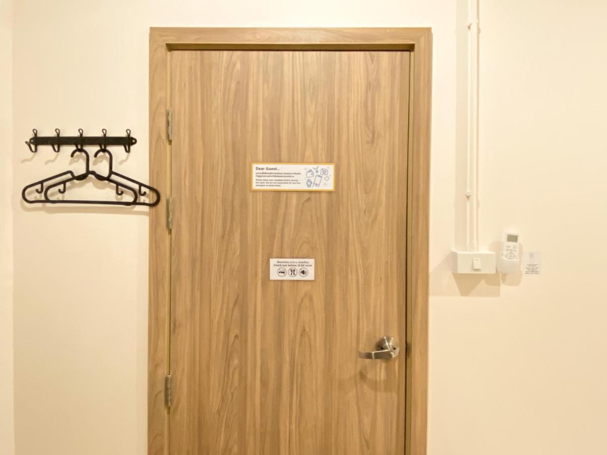 Ben&Pooh Hostel Банкок Екстериор снимка