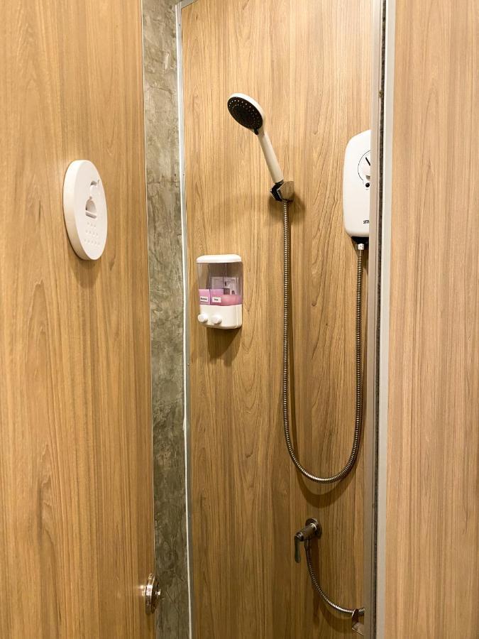 Ben&Pooh Hostel Банкок Екстериор снимка