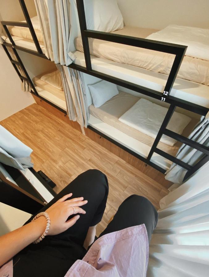 Ben&Pooh Hostel Банкок Екстериор снимка